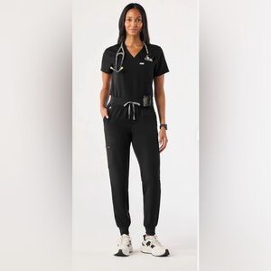 Figs Top & Pants Set Black Scrubs Zamora Jogger and two-pocket top. XXS